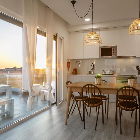 Sunny Penthouse Apartment Ferrel  Bagian luar foto